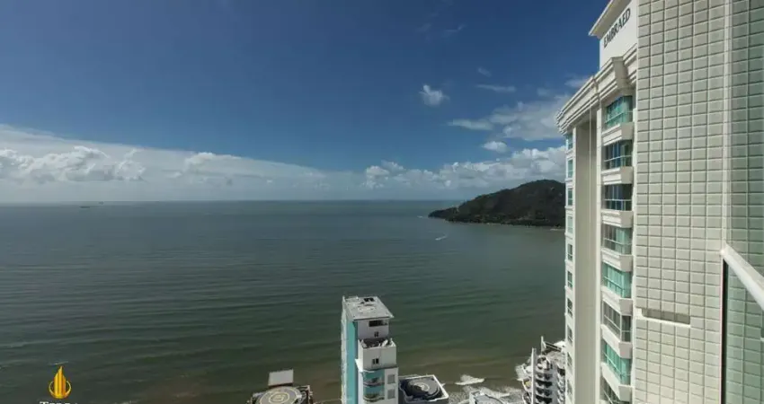 Apartamento a venda no Edifício Villa Serena no Centro em Balneário Camboriú.