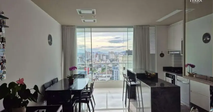Apartamento à venda no Edifício Porto Januária em Itajaí