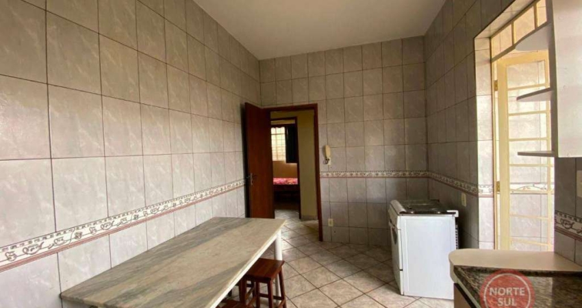 Casa com 3 dormitórios para alugar, 200 m² por R$ 2.516,60/mês - Do Carmo - Brumadinho/MG