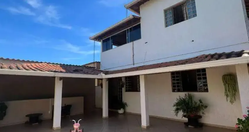 Casa com 4 dormitórios à venda, 220 m² por R$ 850.000,00 - Jota - Brumadinho/MG