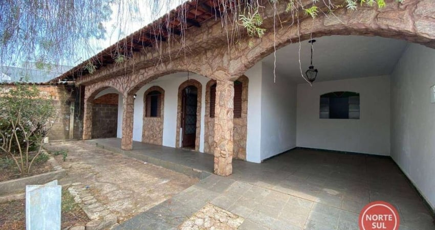 Casa com 4 dormitórios à venda, 130 m² por R$ 650.000,00 - Vila Sao Tarcisio - Mário Campos/MG