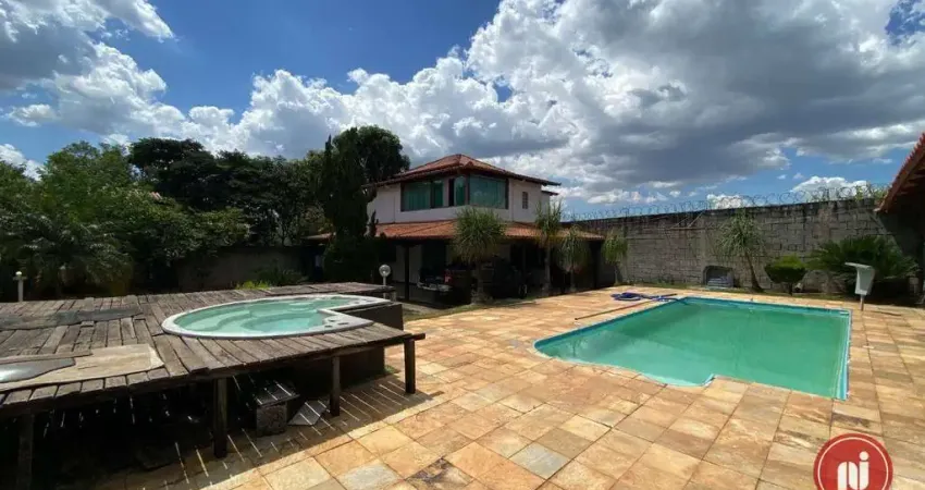 Casa com 3 dormitórios à venda, 180 m² por R$ 1.350.000,00 - Condomínio Quintas da Jangada - Ibirité/MG