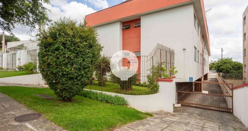 Apartamento com ótima planta e 2 vagas cobertas no Água Verde