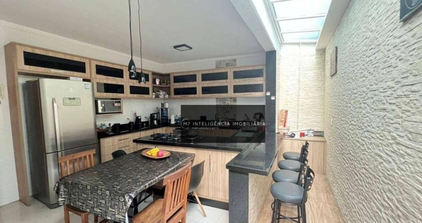 Maravilhoso Sobrado com 03 suites + 04 vagas com móveis planejados em todos os ambientes na Vila Gomes Cardim !!!