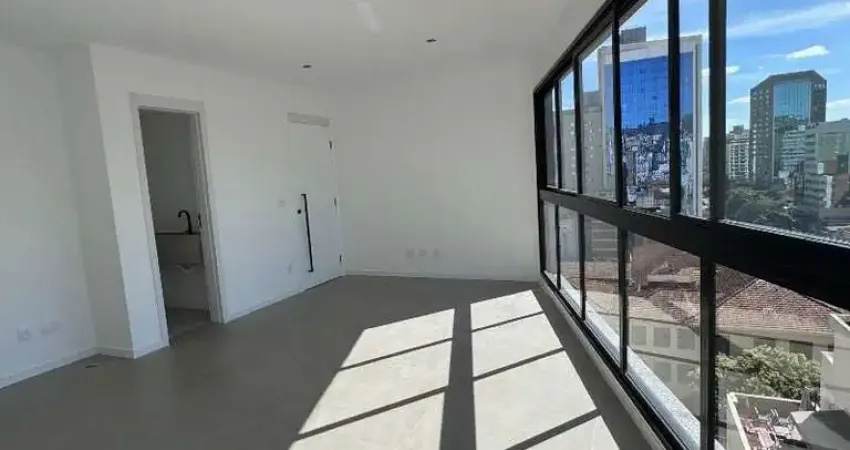 Apartamento de 3 quartos, 1 suíte, 2 semi suítes, 2 vagas á venda no São Pedro.