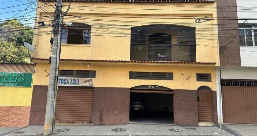 Casa duplex com 4 quartos 2 vagas com quintal a venda no Bairu por 490.000,00