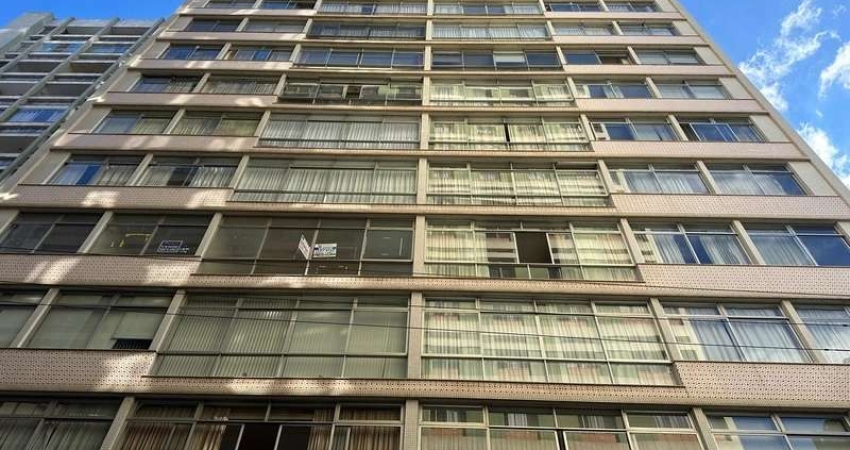 Apartamento de três quartos um suíte uma vaga no centro de Juiz de Fora