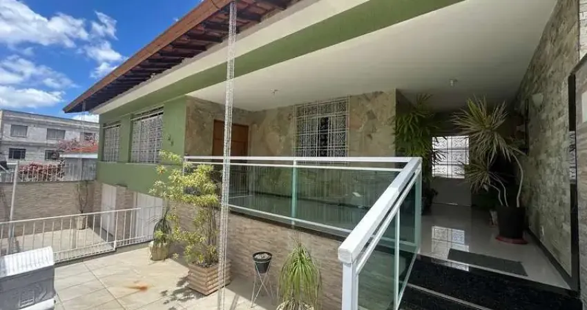 Casa de 6 quartos 4 suítes a venda no Bairu por 950.000,00