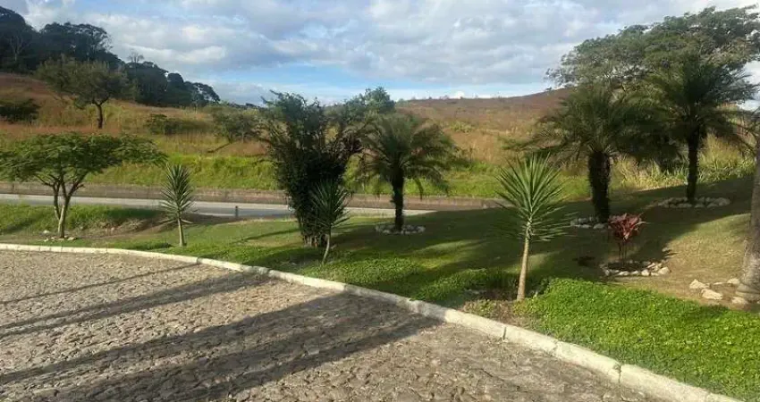Lote de 1157 metros em condomínio fechado a venda por 165.000,00