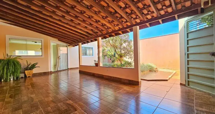 Casa com 3 quartos à venda na Rua Carlos Piola, 311, Centro, Brodowski