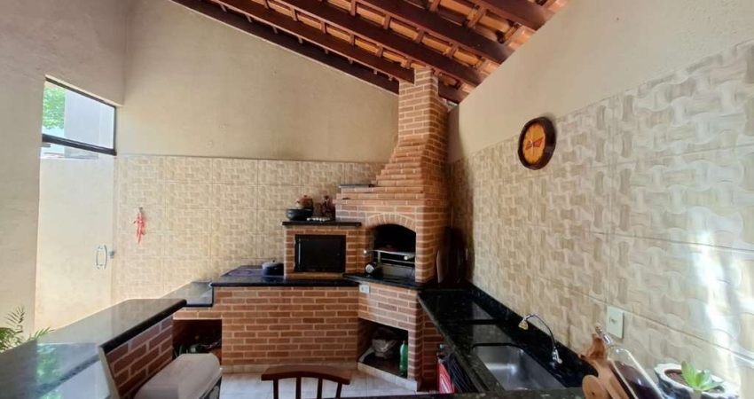 Agradável casa tipo para venda em Jardim Professor Antônio Palocci com 3 quartos, sendo 1 suíte, 167m²