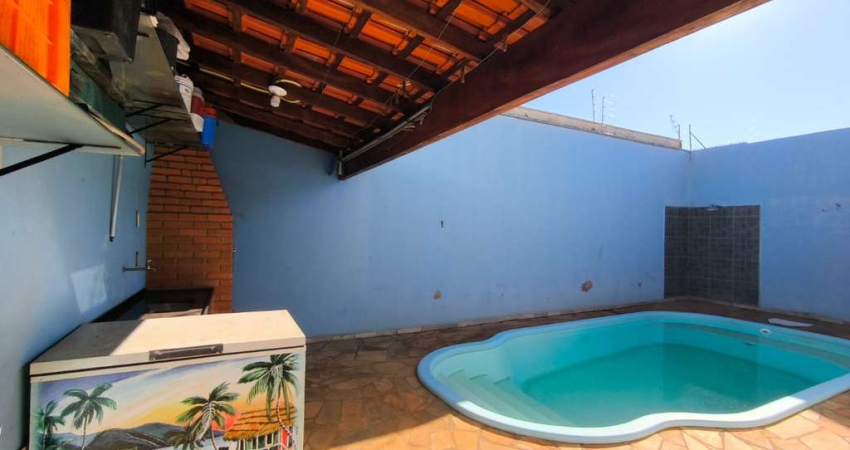 Aconchegante casa tipo para venda com 3 quartos, sendo 1 suíte, 130m²