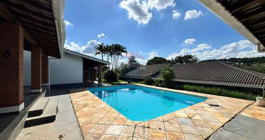 Casa térrea com 3 dormitórios, piscina e espaço gourmet para aluguel no condomínio Panorama Parque em Atibaia
