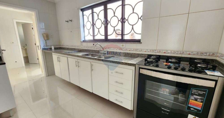 Casa em condomínio vila santista em Atibaia com 3 suítes