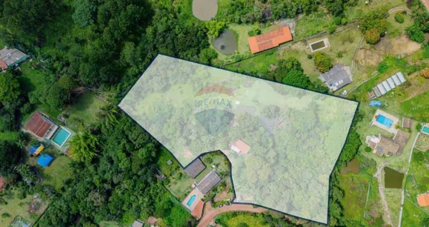 Terreno de 13.648m² no Bairro Chácaras Brasil: Espaço, Natureza e Potencial para Grandes Projetos