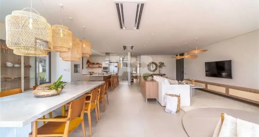 Casa com 5 quartos à venda na Rua Hercelina M. Vieira, 167, Praia do Estaleiro, Balneário Camboriú