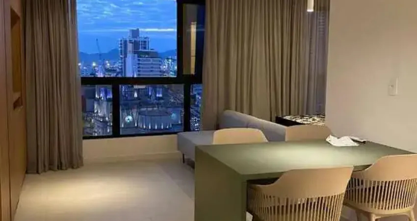 Apartamento com ótima localização para locação em Itajaí