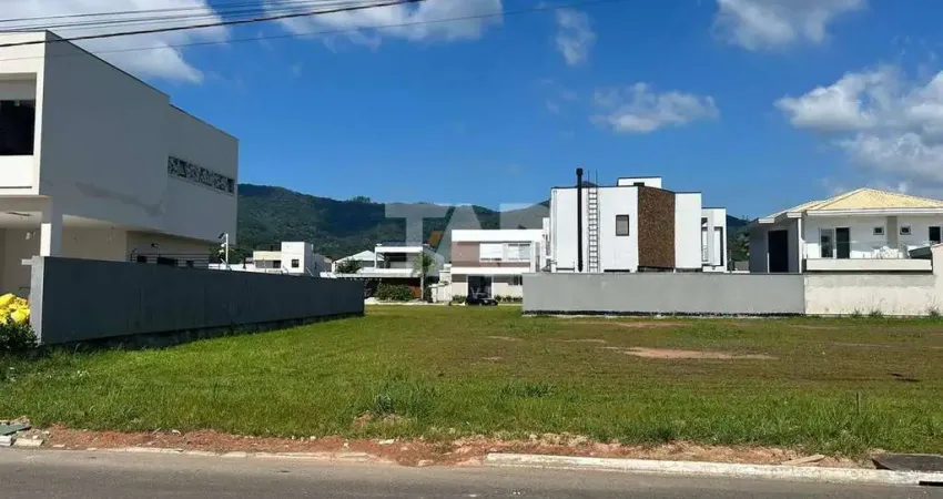 Terreno à venda na Rua Ivo José Rebello, 610, Santa Regina, Camboriú