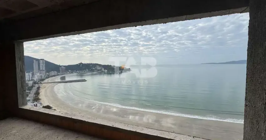 Apartamento frente mar com 4 suítes à venda | Itapema