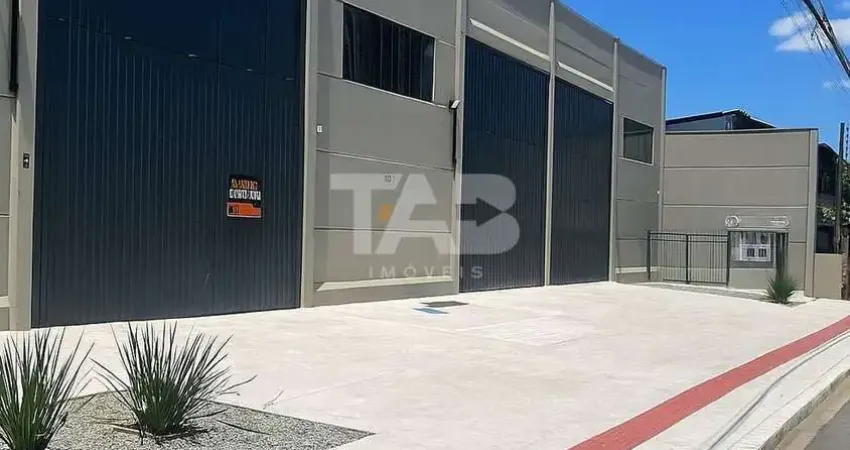 Casa comercial para alugar na Rua Concórdia, 159, Municípios, Balneário Camboriú