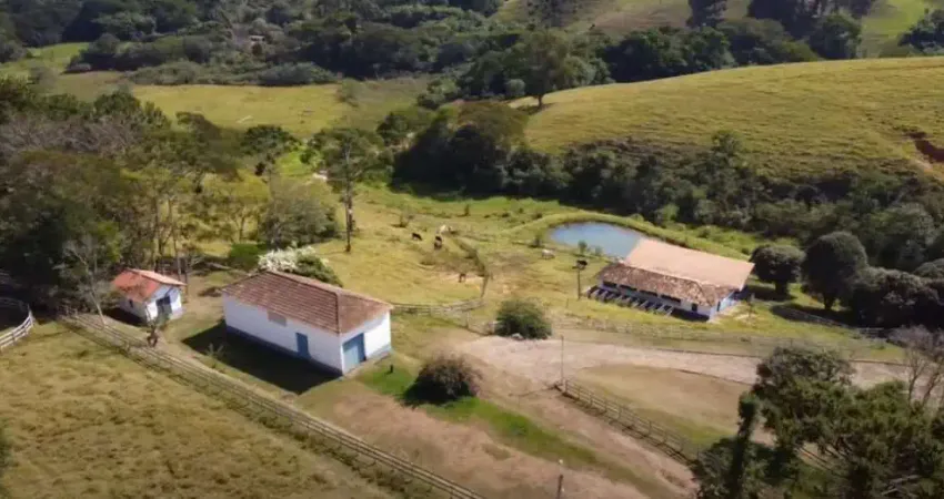 Fazenda / Sítios / Chácaras com 2 quartos à venda em Cruzília