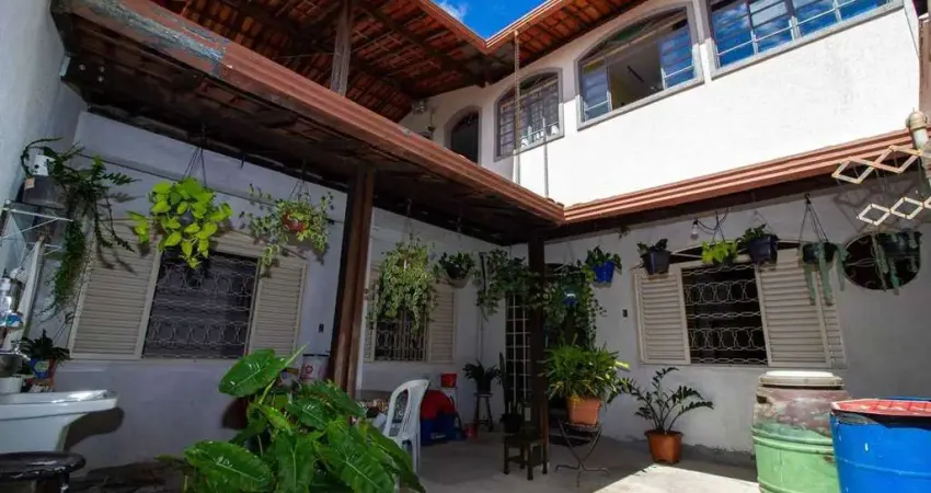 Casa com 4 quartos à venda na Rua Fluorina, 1619, Santa Efigênia, Belo Horizonte
