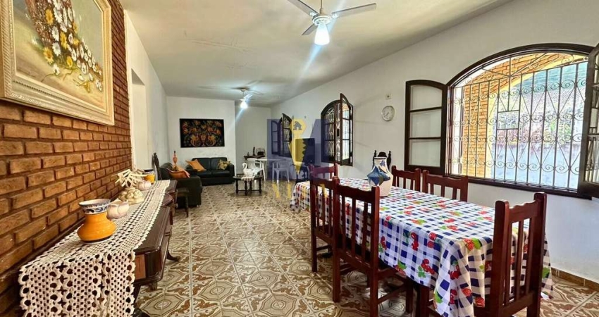 Casa à venda no bairro Enseada - Ubatuba/SP