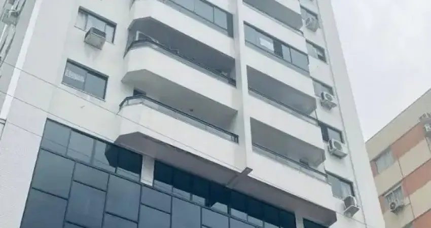 edifício bruno kormann é uma joia rara em balneário camboriú, oferecendo uma vida à beira-mar com comodidade e estilo. localizado a apenas 250 metros da praia, este condomínio enxuto é a escolha perf