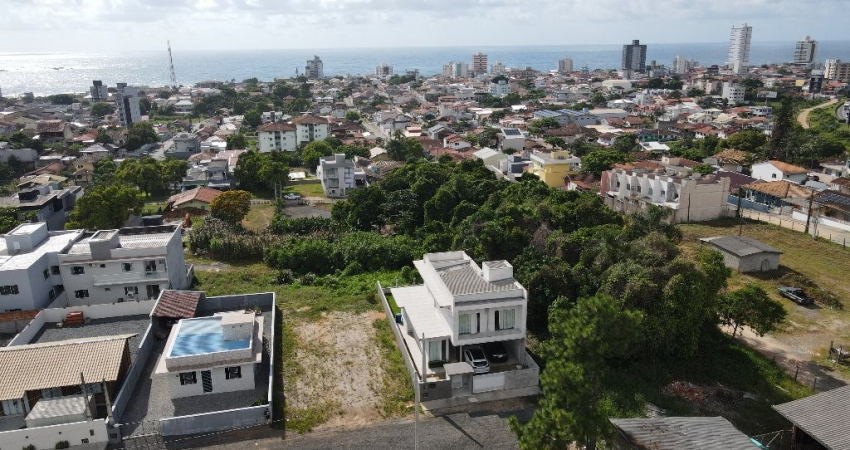 Casa com 3 quartos à venda na Rua Bernardo Aguiar, sn, Centro, Barra Velha