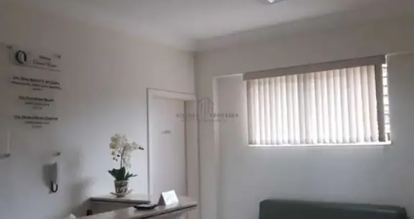 Imperdível oportunidade de casa comercial à venda no Centro de Indaiatuba-SP! 4 salas, 2 banheiros, 118,75 m² de área.