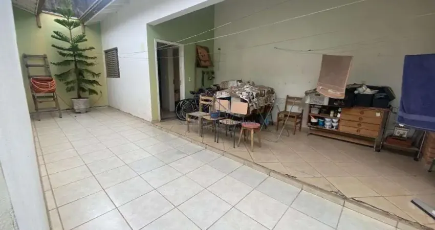 Jardim Regina Casa terrea 3 dormitórios, salas, cozinha, edícula, área gourmet, com churrasqueira