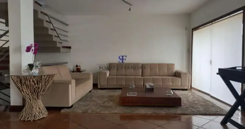 Linda casa com 03 suítes!