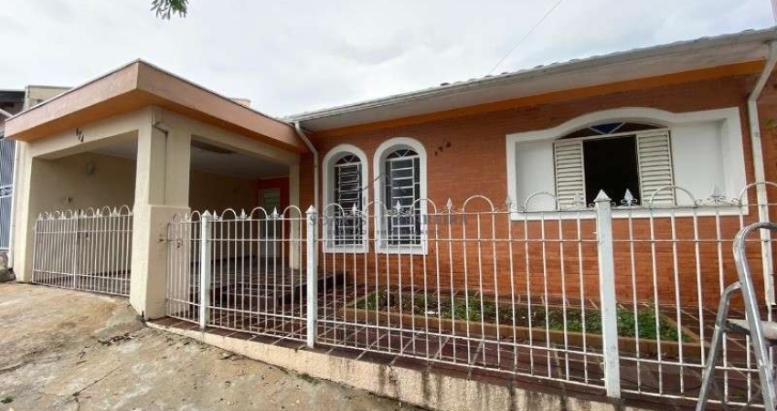 Imperdível casa à venda em Indaiatuba-SP no Jardim Pau Preto com 3 quartos, 1 suíte, 2 salas e 1 vaga de garagem!