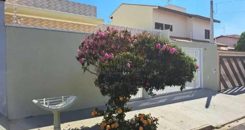 Imperdível! Casa à venda em Indaiatuba-SP, Jardim Esplanada - 3 quartos, 1 suíte, 2 salas, 3 banheiros, 5 vagas de garagem, 166m².
