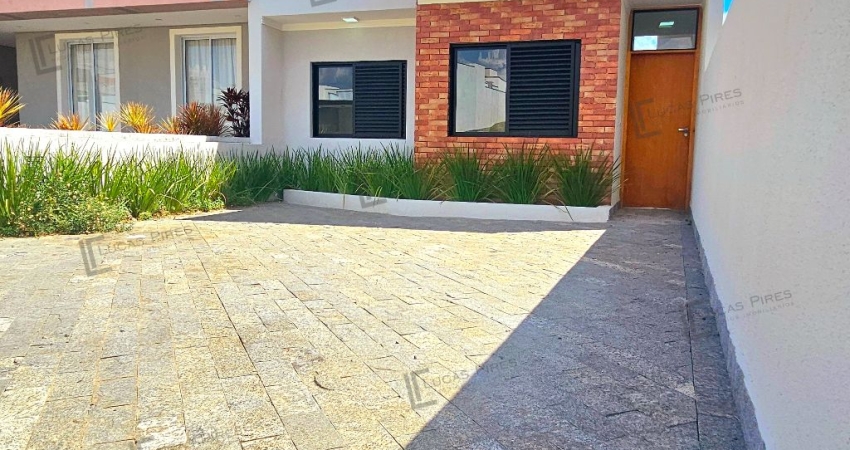 Casa com 03 quartos no Condomínio Horto Florestal