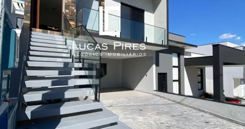 Casa com piscina e 03 quartos suíte no Condomínio Horto Florestal Villagio