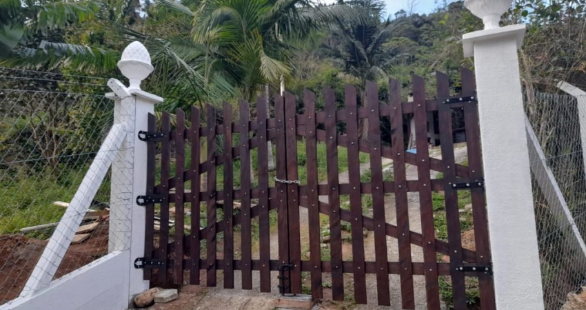CASA ÁREA RURAL DA TOCA Á POUCOS METROS DO CONDOMÍNIO CALEDÔNIA