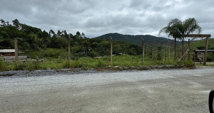 TERRENO NA ÁREA RURAL DO BRAÇO EM CAMBORIÚ