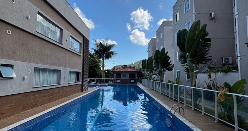 APARTAMENTO SEMI MOBILIADO EM CONDOMÍNIO COM LAZER COMPLETO EM CAMBORIÚ