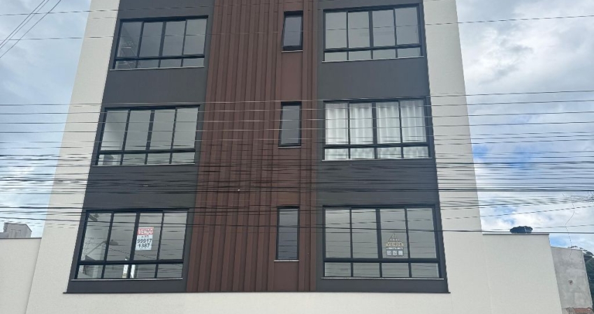 EXCELENTE APARTAMENTO A DOIS MINUTOS DE BALNEARIO CAMBORIU!