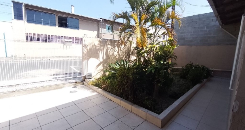 Linda Casa em Balneário Camboriú, há 2km da praia