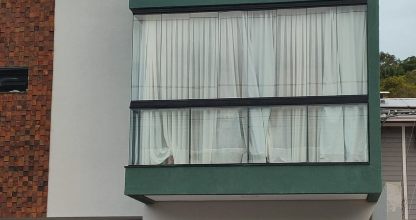 Lindo sobrado com 3 suítes sendo uma master em Camboriú