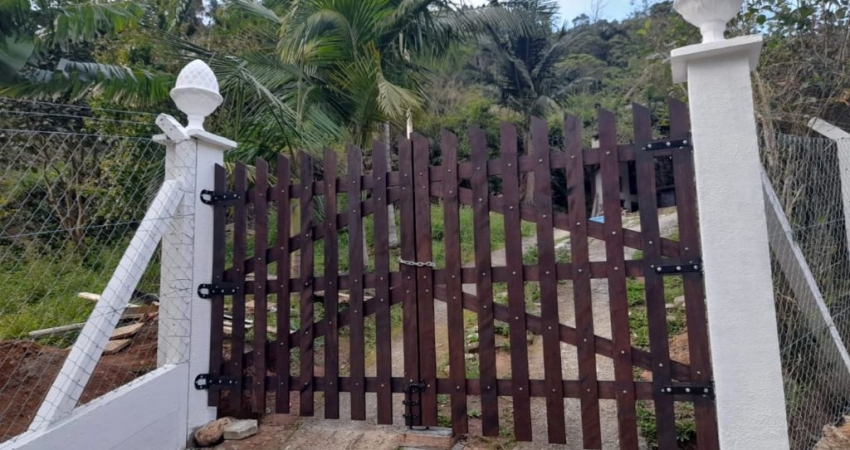 CASA ÁREA RURAL DA TOCA Á POUCOS METROS DO CONDOMÍNIO CALEDÔNIA