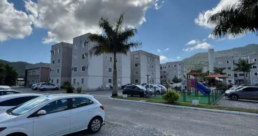 Apartamento 2 dormitórios , semi mobiliado , camboriú / santa catarina