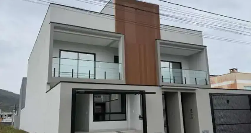 Sobrado 3 dormitórios , bairro nova esperança em balneário camboriu