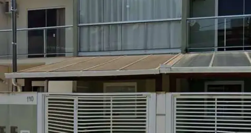 Casa com 2 quartos à venda na Rua Paris 110, Centro, Camboriú
