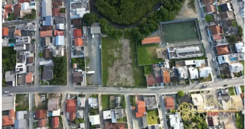 Terreno à venda no Gravatá, Penha