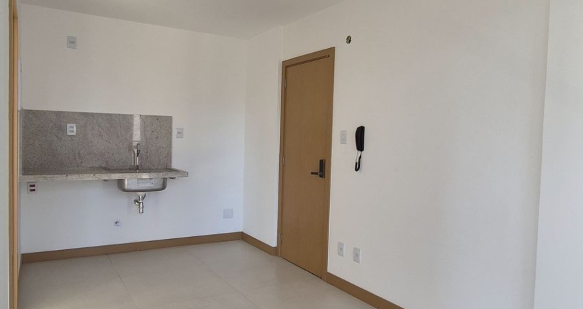 EXCELENTE 1/4 E SALA À VENDA – BARRA