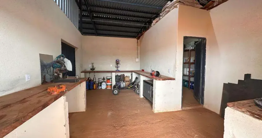 Fazenda à venda no Centro, Cascalho Rico 