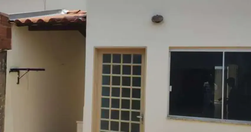 Casa para Venda em Uberlândia, Jardim Holanda, 2 dormitórios, 1 banheiro, 2 vagas